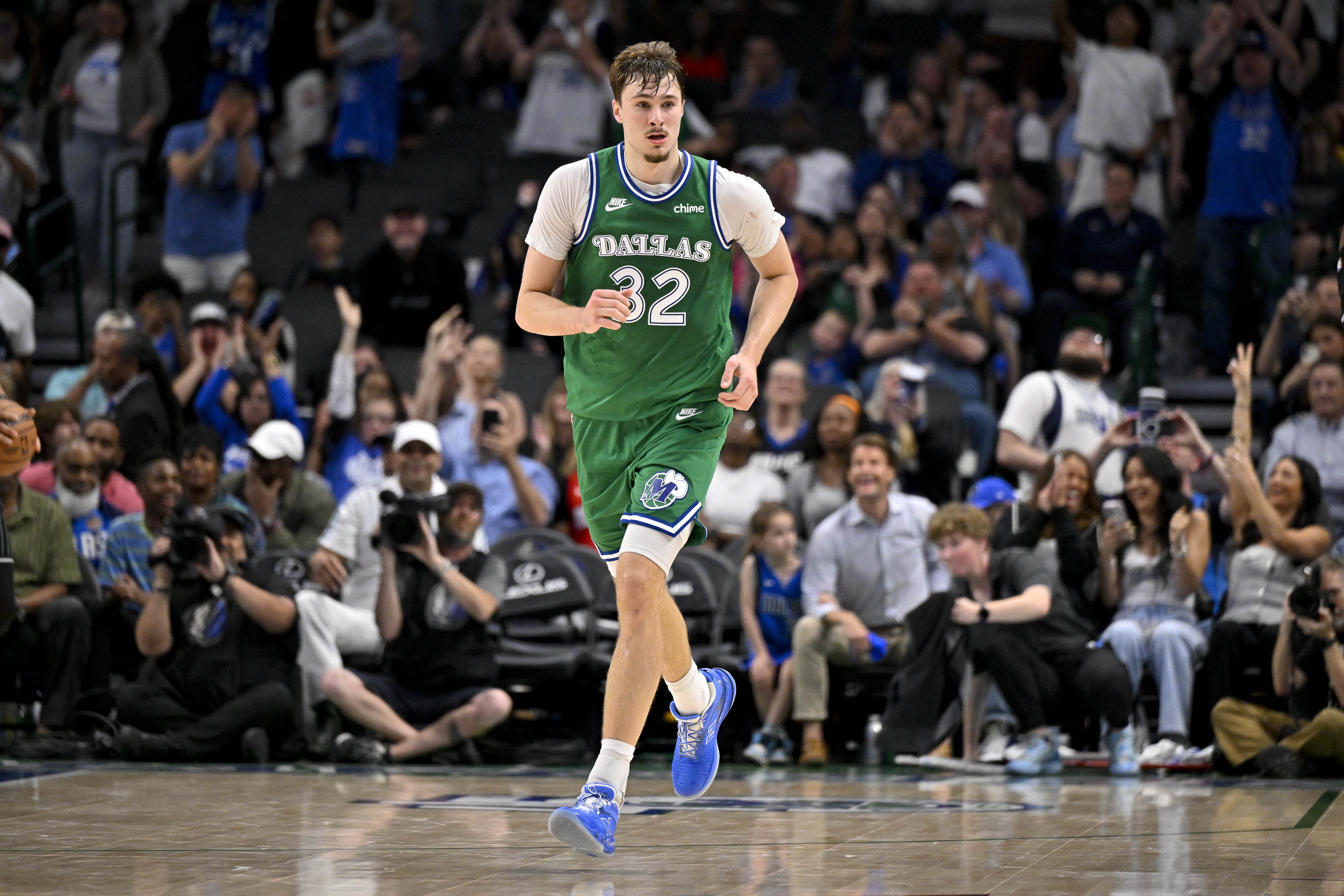 爱游戏平台-一枝独秀！弗拉格本赛季已6次砍下至少30+5+5 其他新秀一共4次